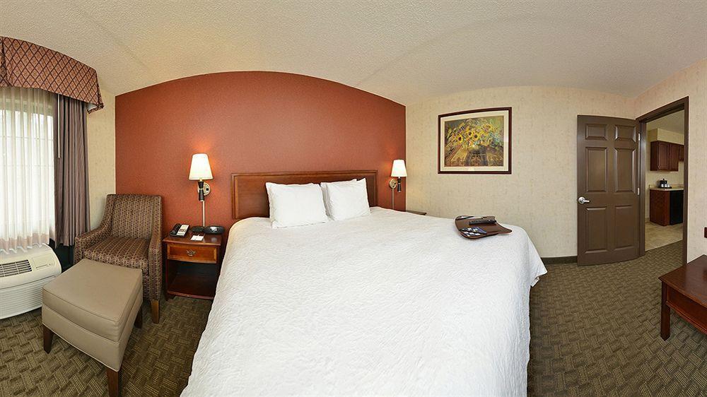 Hampton Inn East Aurora Bagian luar foto