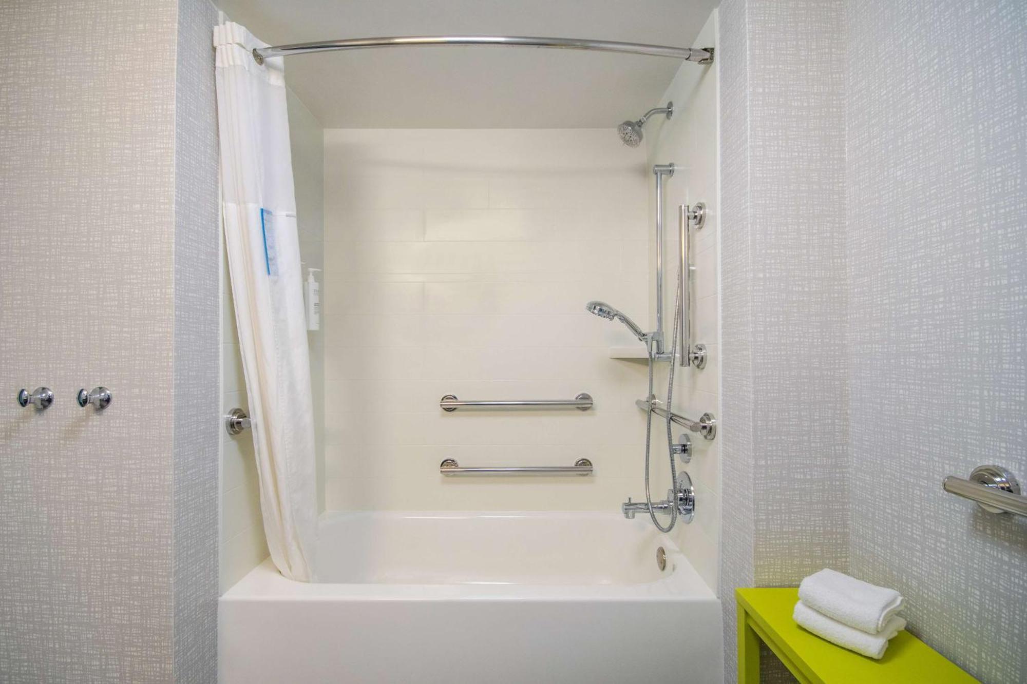 Hampton Inn East Aurora Bagian luar foto