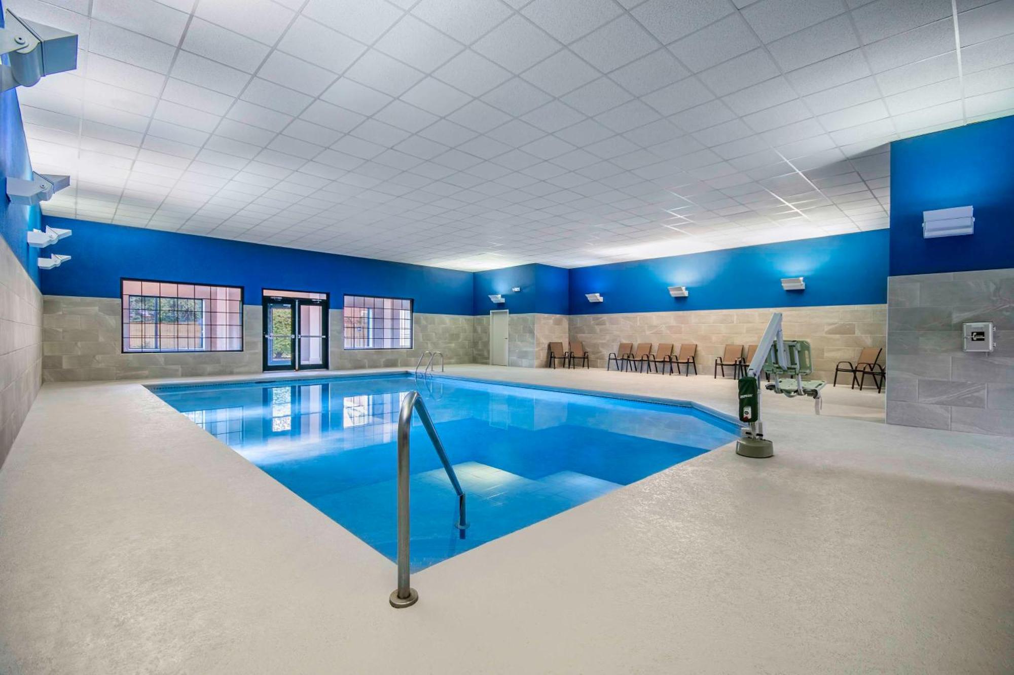 Hampton Inn East Aurora Bagian luar foto