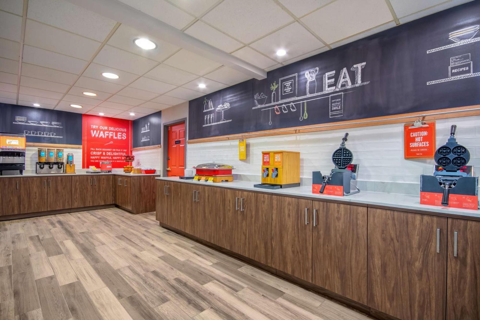 Hampton Inn East Aurora Bagian luar foto