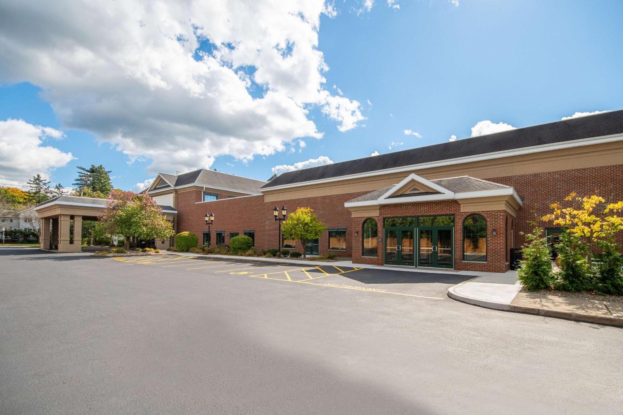 Hampton Inn East Aurora Bagian luar foto